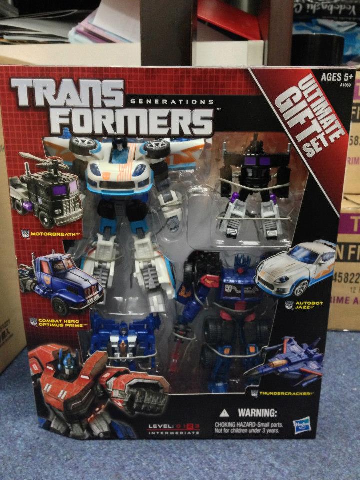 Transformers Generations Ultimate Giftset In-Hand Images